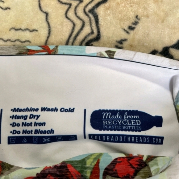 Colorado Threads Size Medium Floral Athletic Leggings Cropped Capri Length - Picture 3 of 8